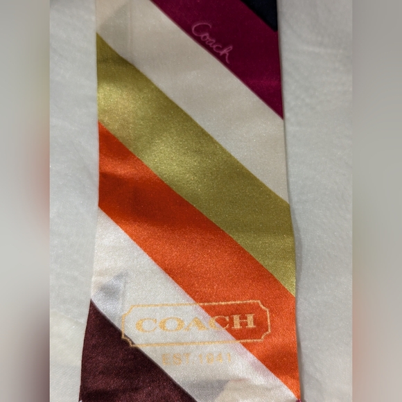 COACH LEGACY Women's 100% SILK LONG NARROW SCARF PINK FRINGE RARE BEAUTY NWOT - Picture 4 of 5